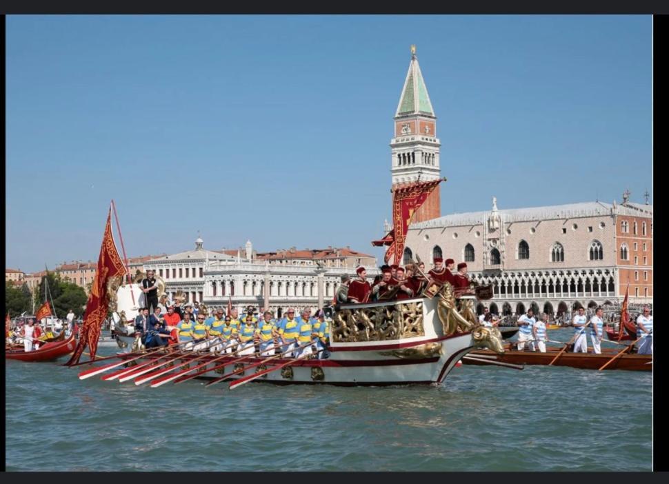 The B Collection - San Marco Riva Schiavoni * Venedig