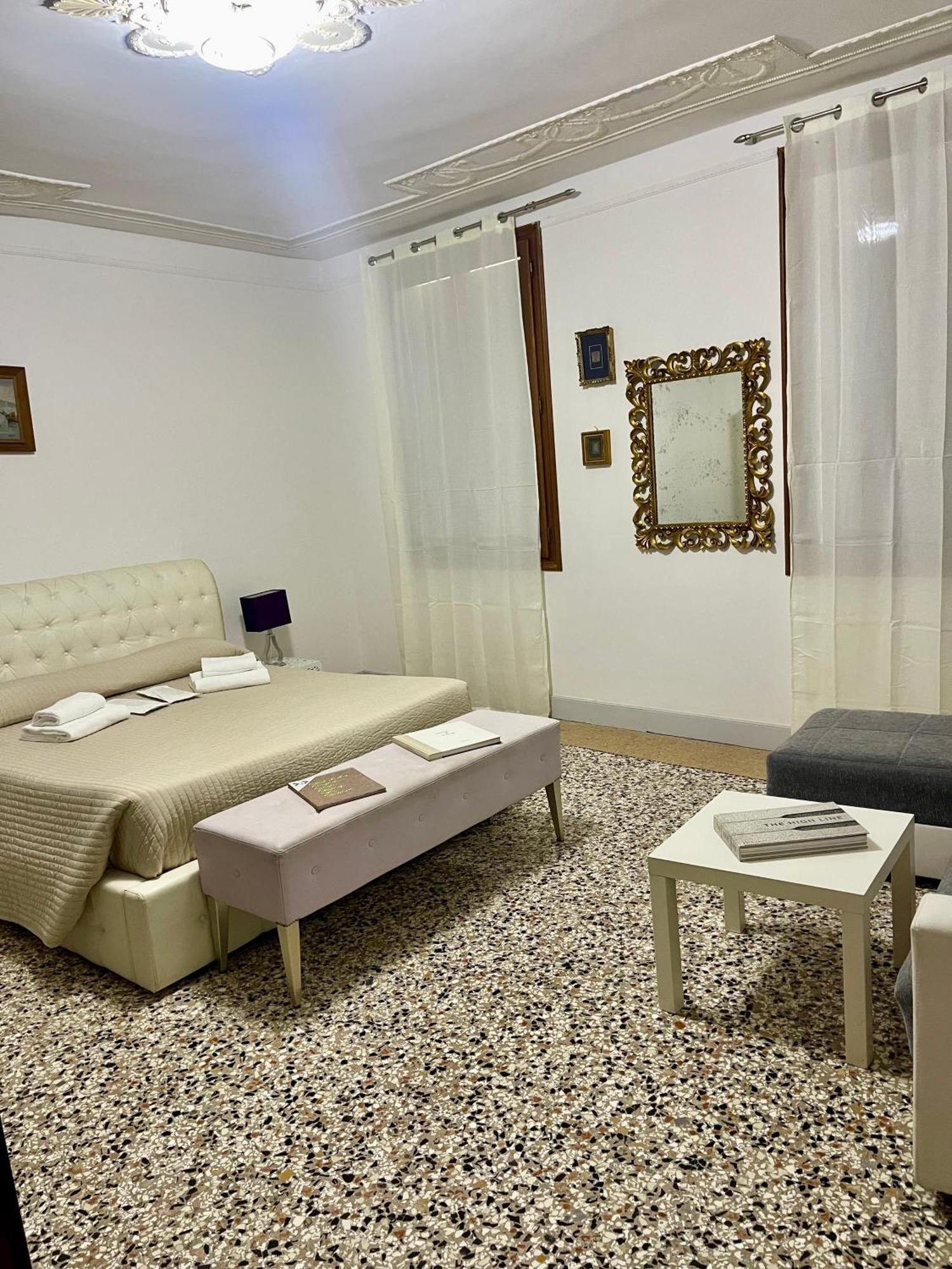 The B Collection - San Marco Riva Schiavoni Venedig
